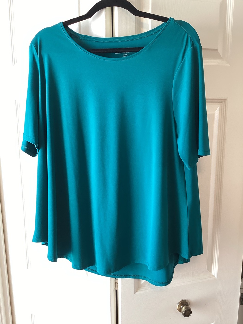Women's kelly green Short-Sleeve Scoop Neck Top